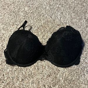 Black lace bra 36D